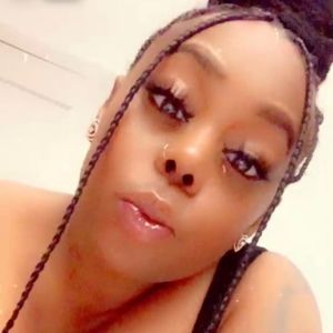 Meet your Posher, Lenisa